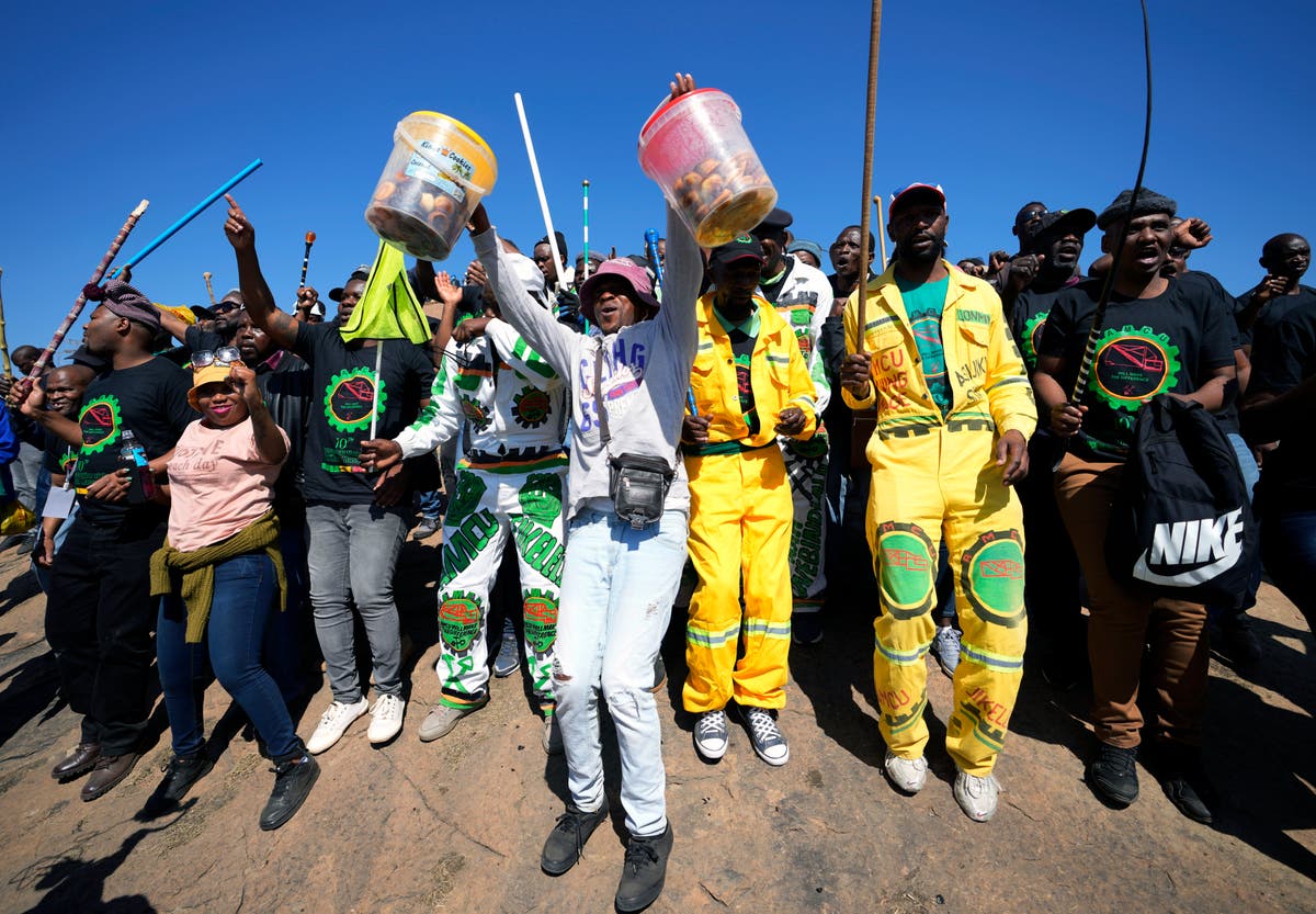 South African miners mark 10th anniversary of killings