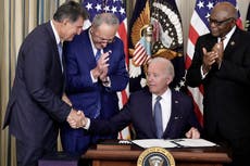  ‘Joe, I never had a doubt’: Biden credits Manchin for Inflation Reduction Act