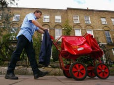 Royal Mail workers vote by 98% for strikes 