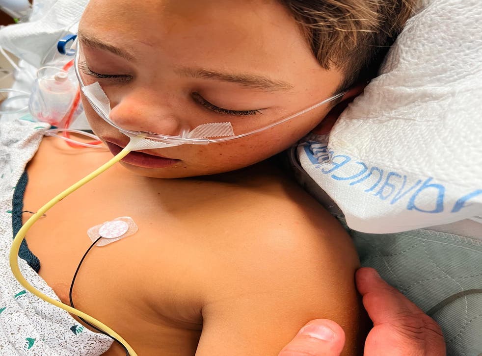 <p>リトルリーガーのイーストン・オリバーソン, 12, 頭蓋骨骨折で緊急手術</p&pt;