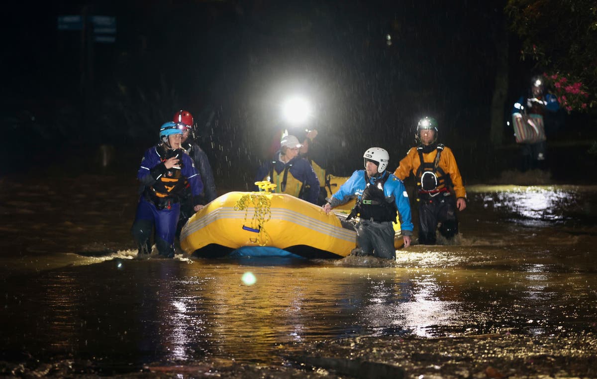 Heavy rain pelts New Zealand, forcing hundreds to evacuate