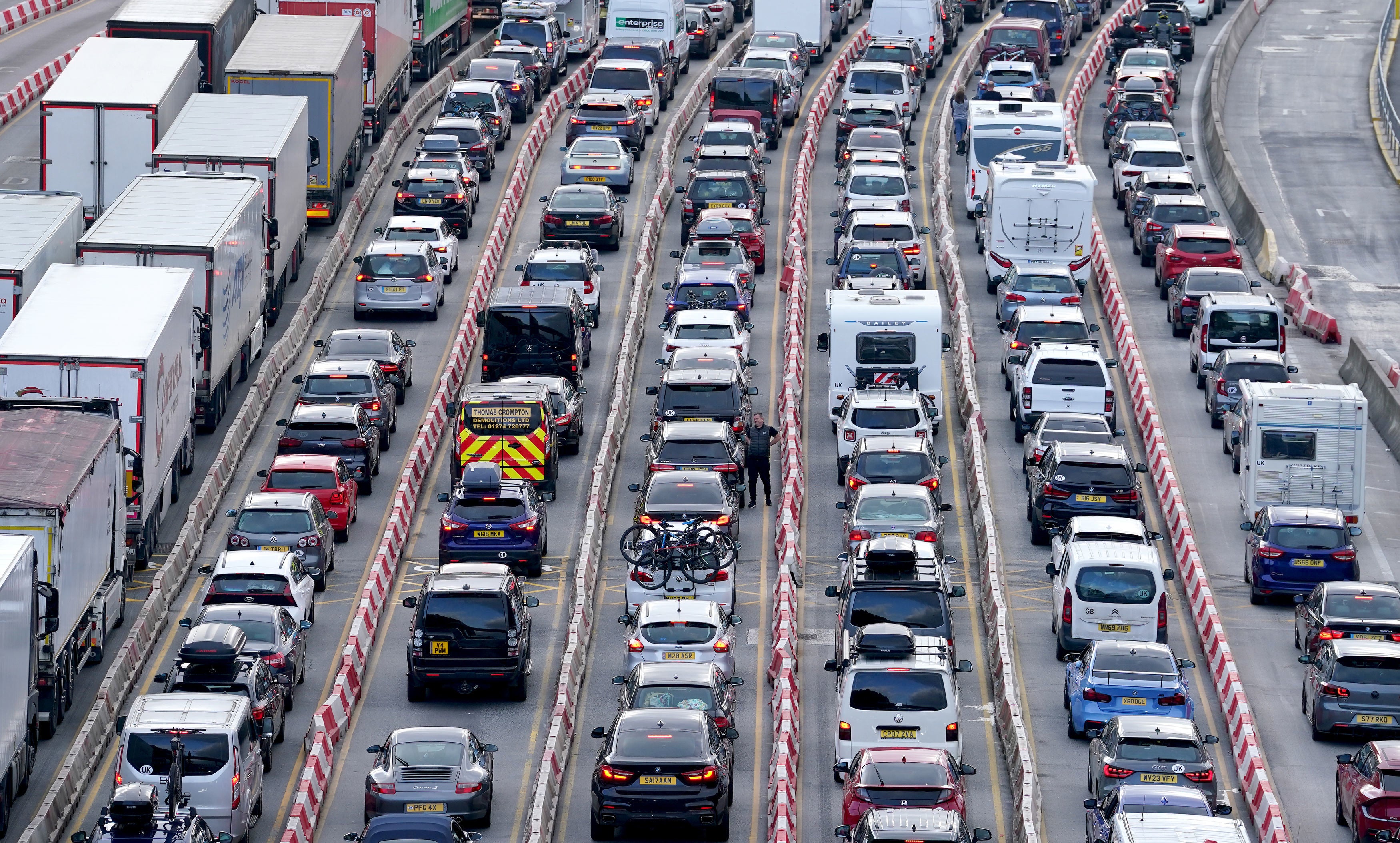 When and where to expect the worst traffic as 19 million drivers hit roads for May bank holiday weekend