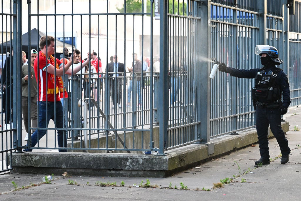 Foreign police still treat English fans with excessive force due to the stereotype of hooliganism