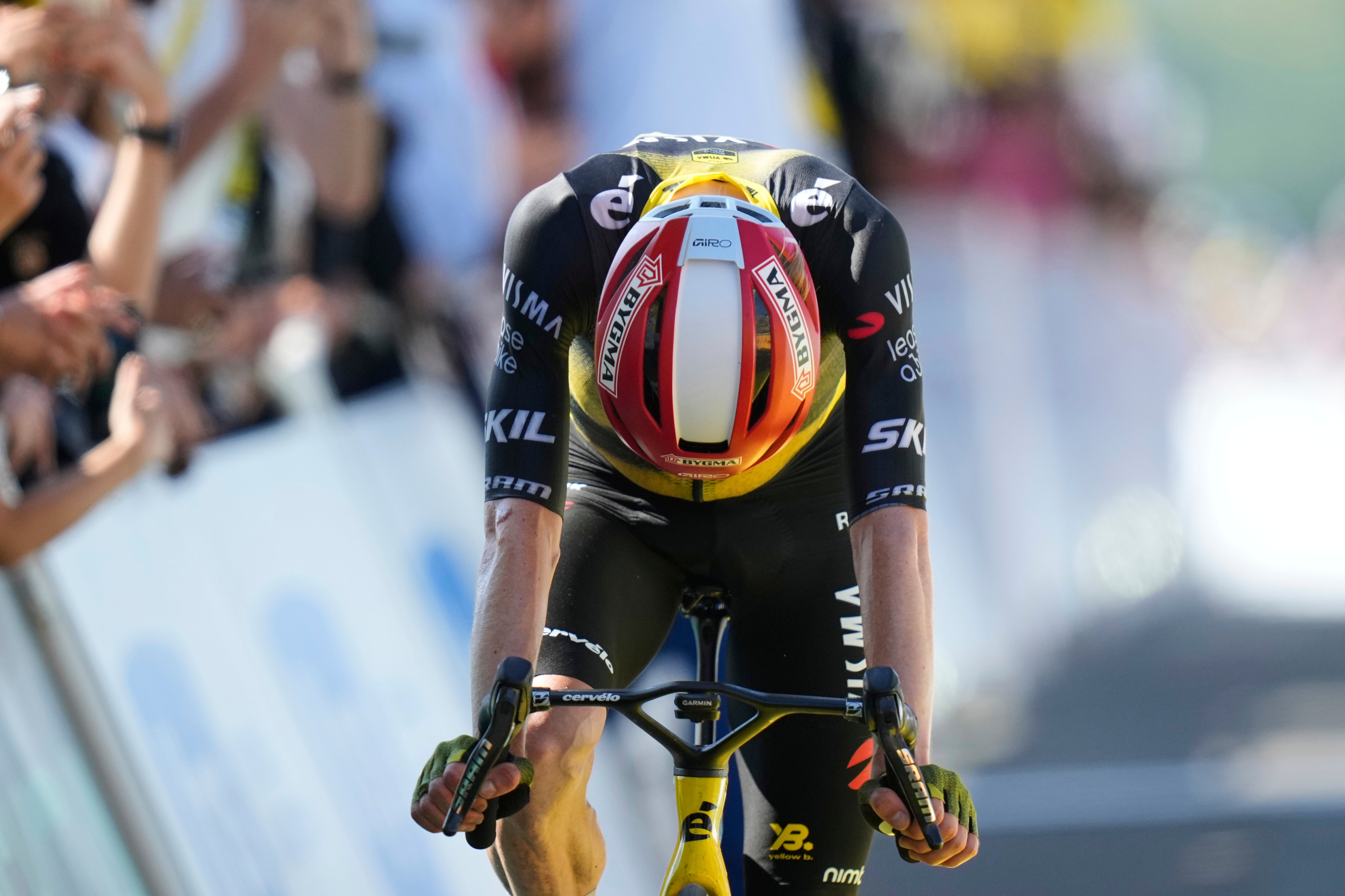 Vingegaard slipped to 3'31" behind his rival in the overall standings