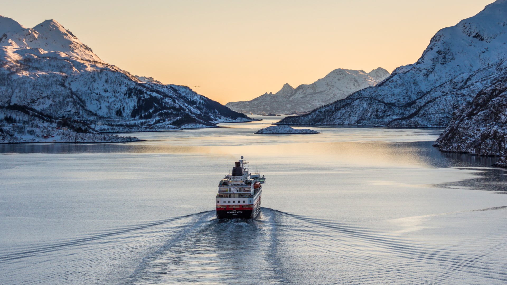 Wonder awaits: Uncover nature, culture and cuisine on an immersive Norwegian cruise