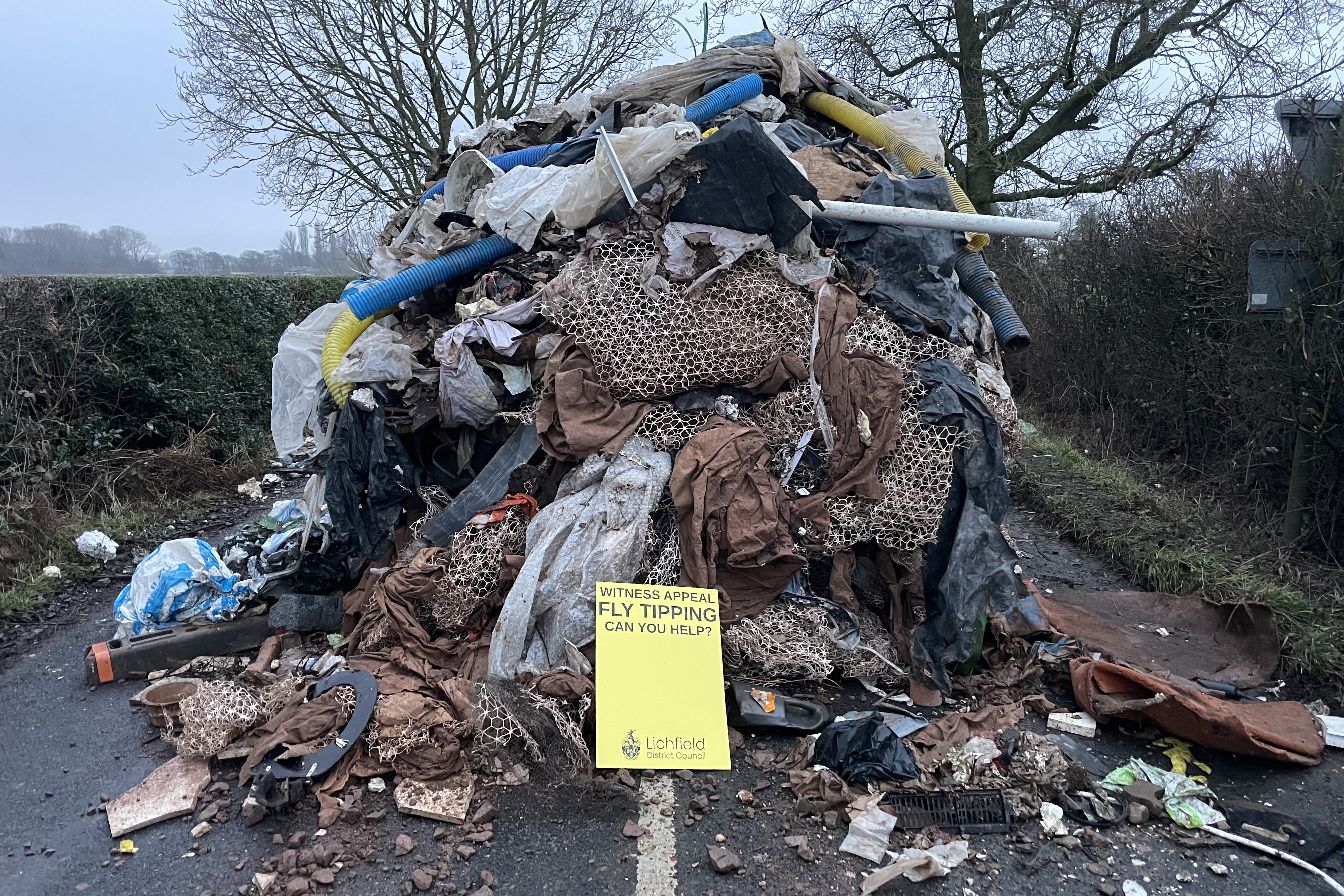 Fly&tipping drivers warned they risk losing their licence under new government proposals