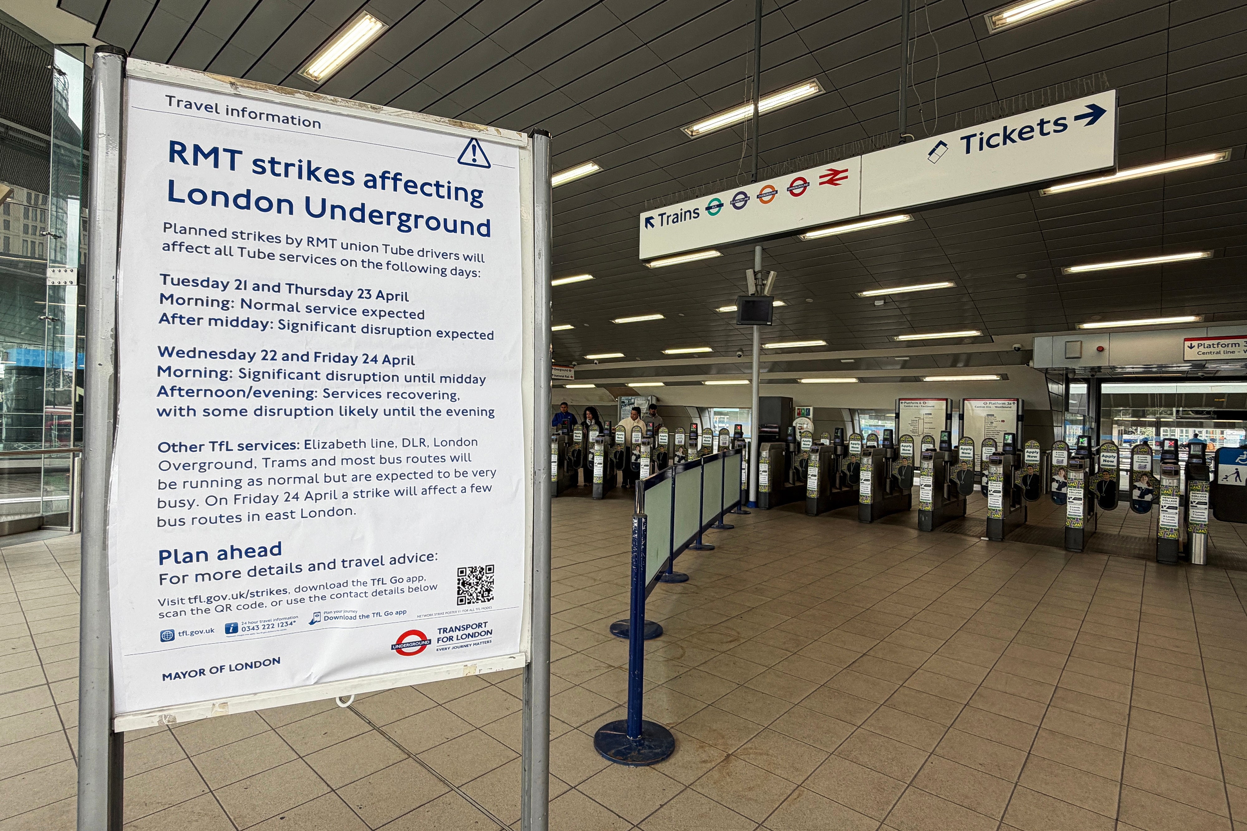 London Tube strikes cancelled after last&minute talks