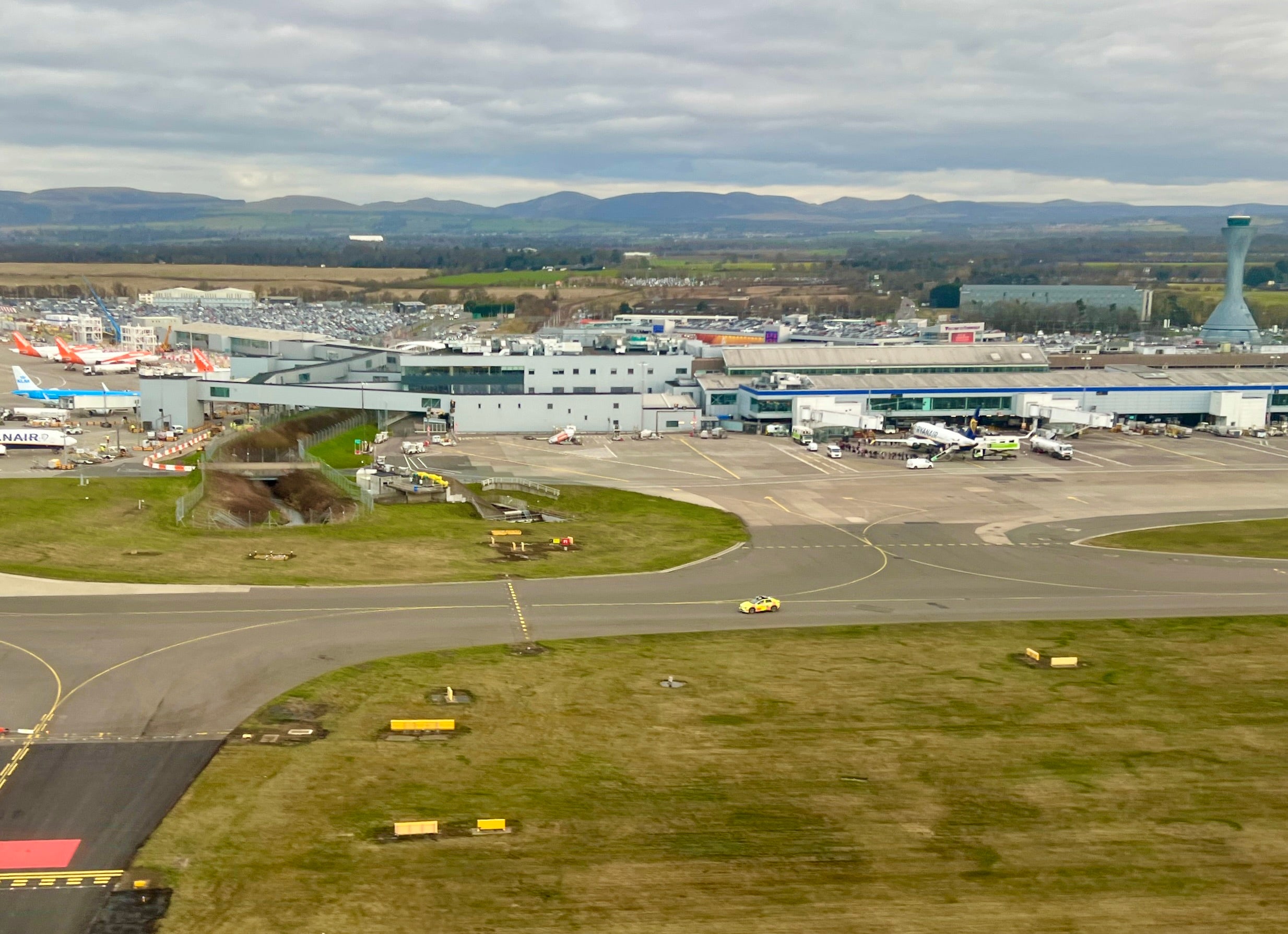 Another UK airport raises drop&off charge to become one of most expensive in country