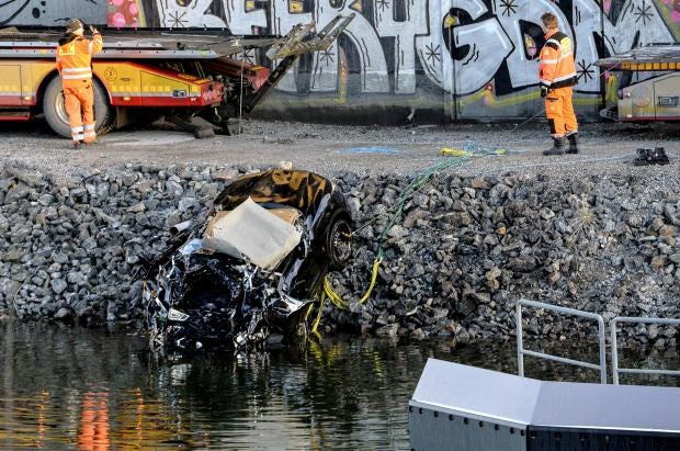 viola-beach-sweden-car-wreckage