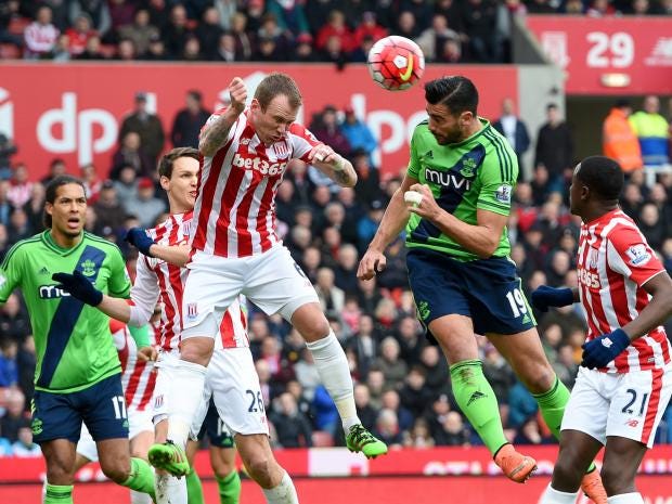 Pelle ends goal drought with double in Southampton win