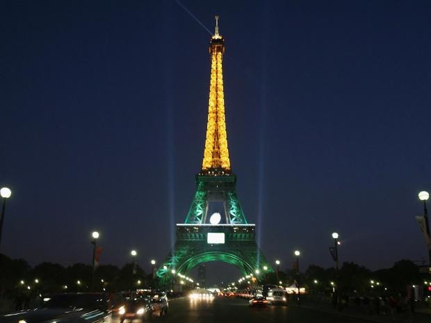 eiffel-tower-green.jpg