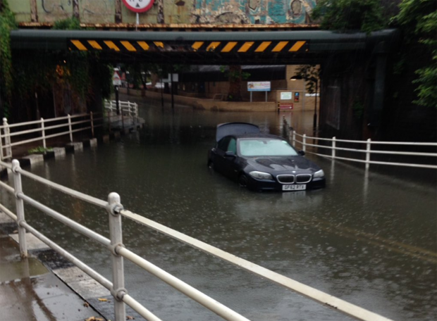 flooding-latchmere-road-battersea-london-1-.png