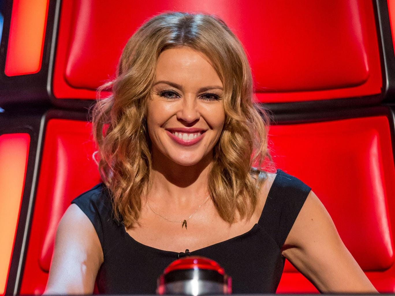 Kylie dating the voice
