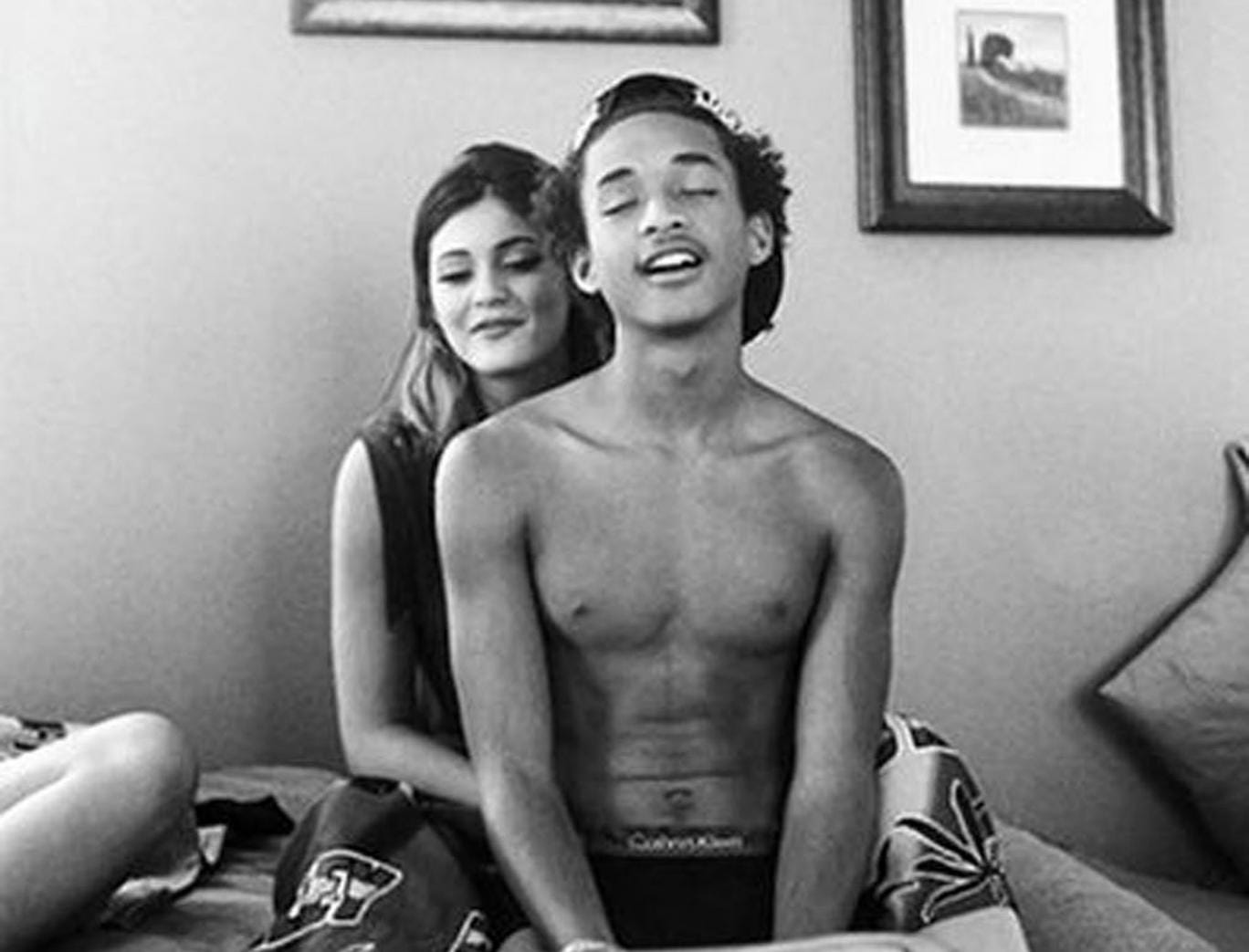 Moises Arias And Willow Smith S Provocative Bed Shot Recreated By