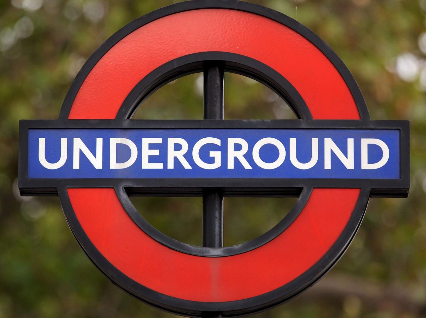 Chaos after Bank London Underground station closed during morning rush