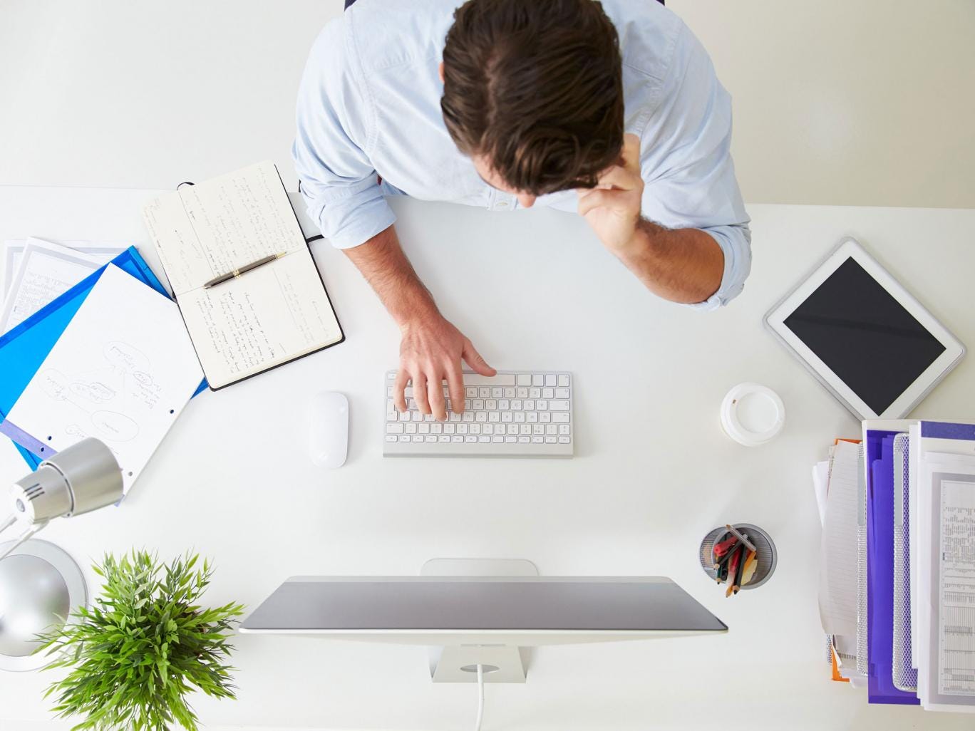 Britiain's top bosses earn the average UK salary in 22 hours