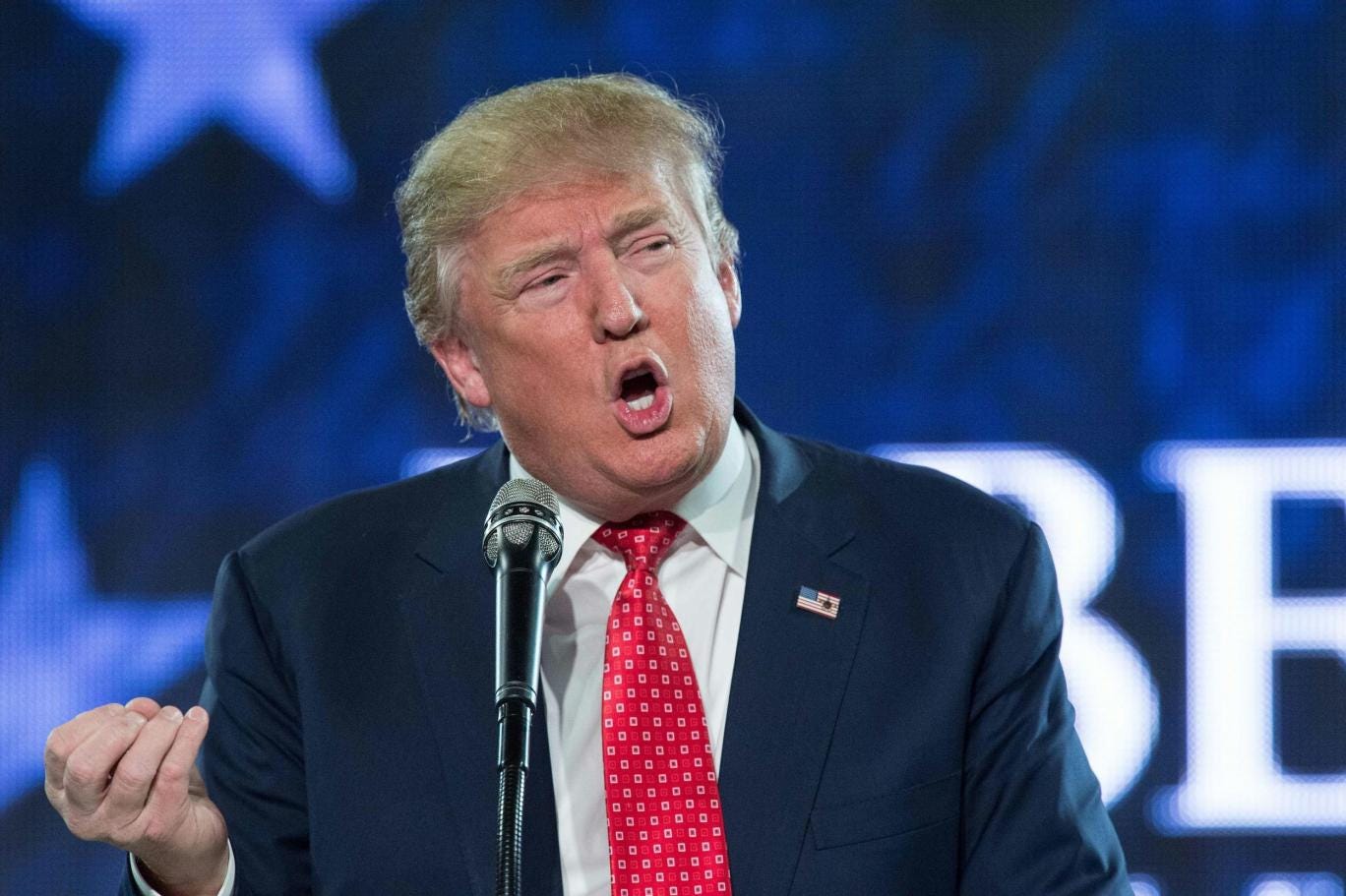 Trump speaks at Liberty University on 18 January