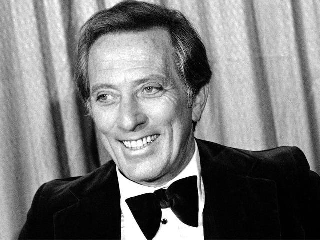 Andy Williams’ classic brings to mind the kind of big, brash Christmas’s you see in American films – lots of presents, blazing fireplaces and a huge feast – but also plays heavily on the importance of spending time with your loved ones. It consistently appears in the top 10s of Christmas song rankings, et plus que 50 years in, les 1963 staple shows no signs of wearing out. RO