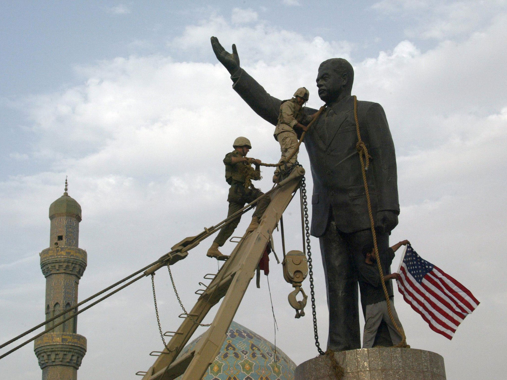 “Eu me arrependi de derrubar a estátua de Saddam Hussein em Bagdá”