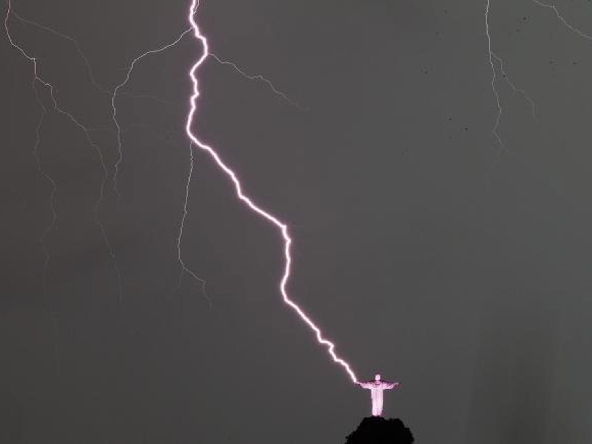 Lightning strikes Rio de Janeiro Jesus statue Americas News The