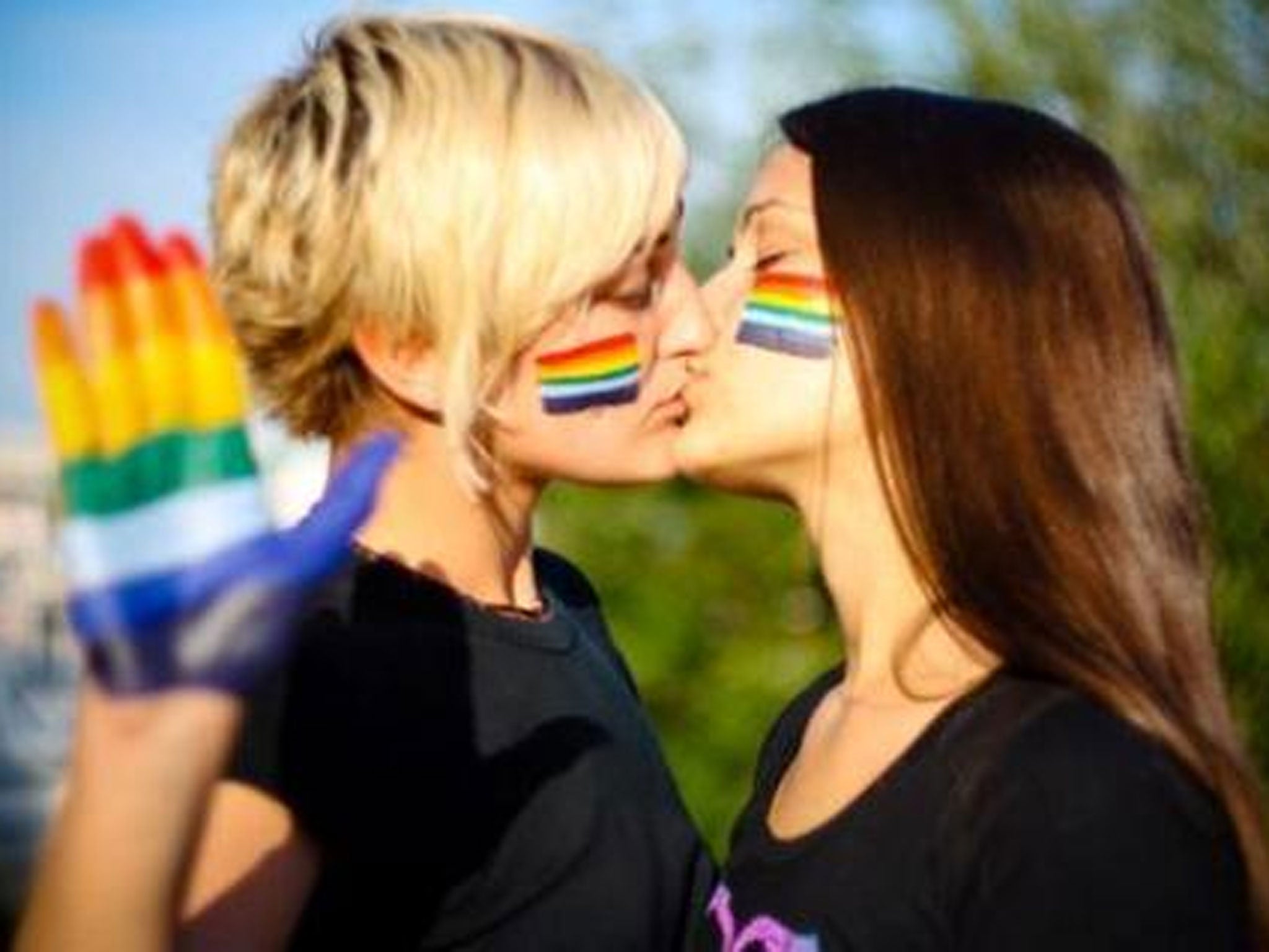 Facebook Suspends Italian Womans Account After She Posts Image Of Two Women Kissing In Support