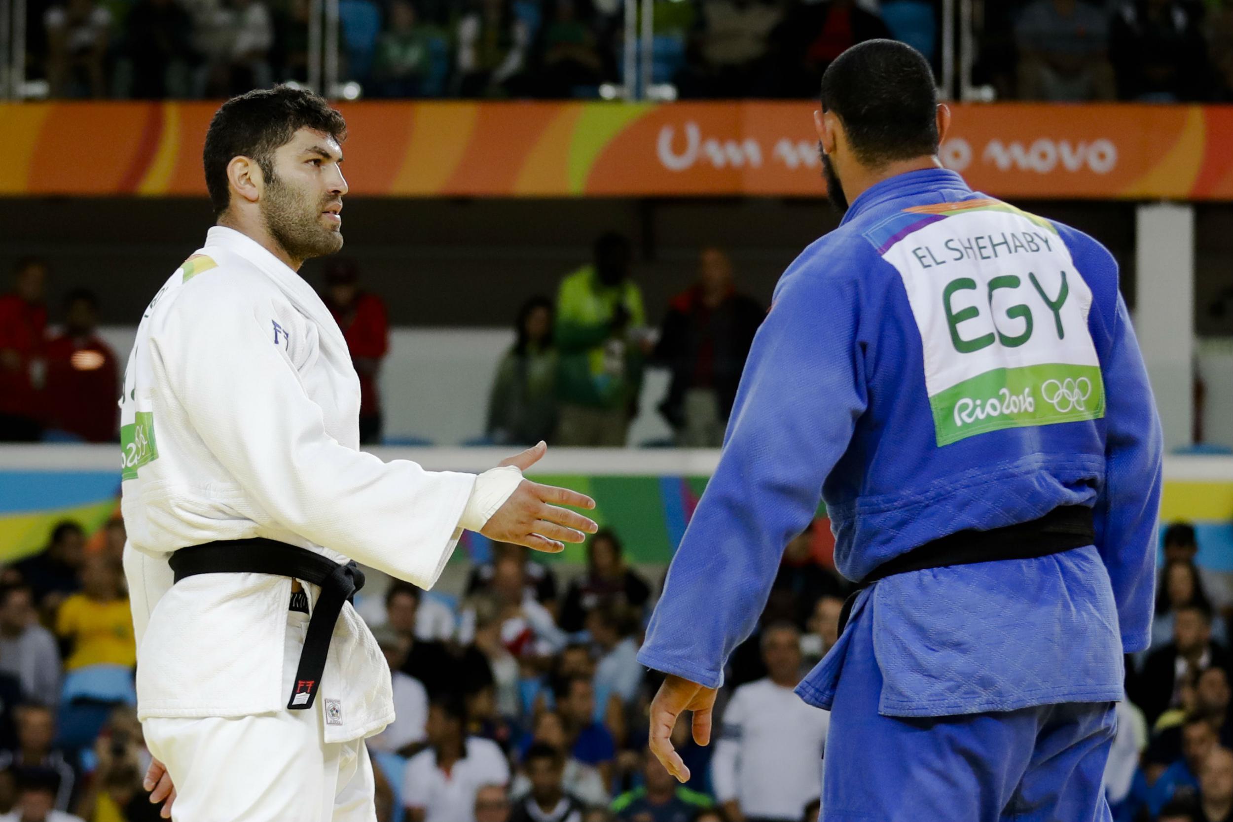 Rio 2016: Egyptian judoka sent home after refusing to shake hand of Israeli opponent