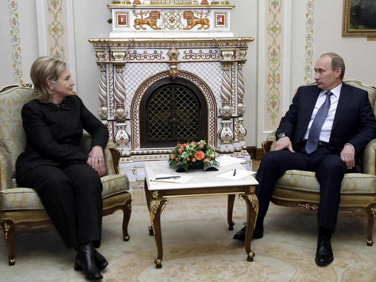 Hillary Clinton says ‘sexist’ Putin would ‘manspread for effect’