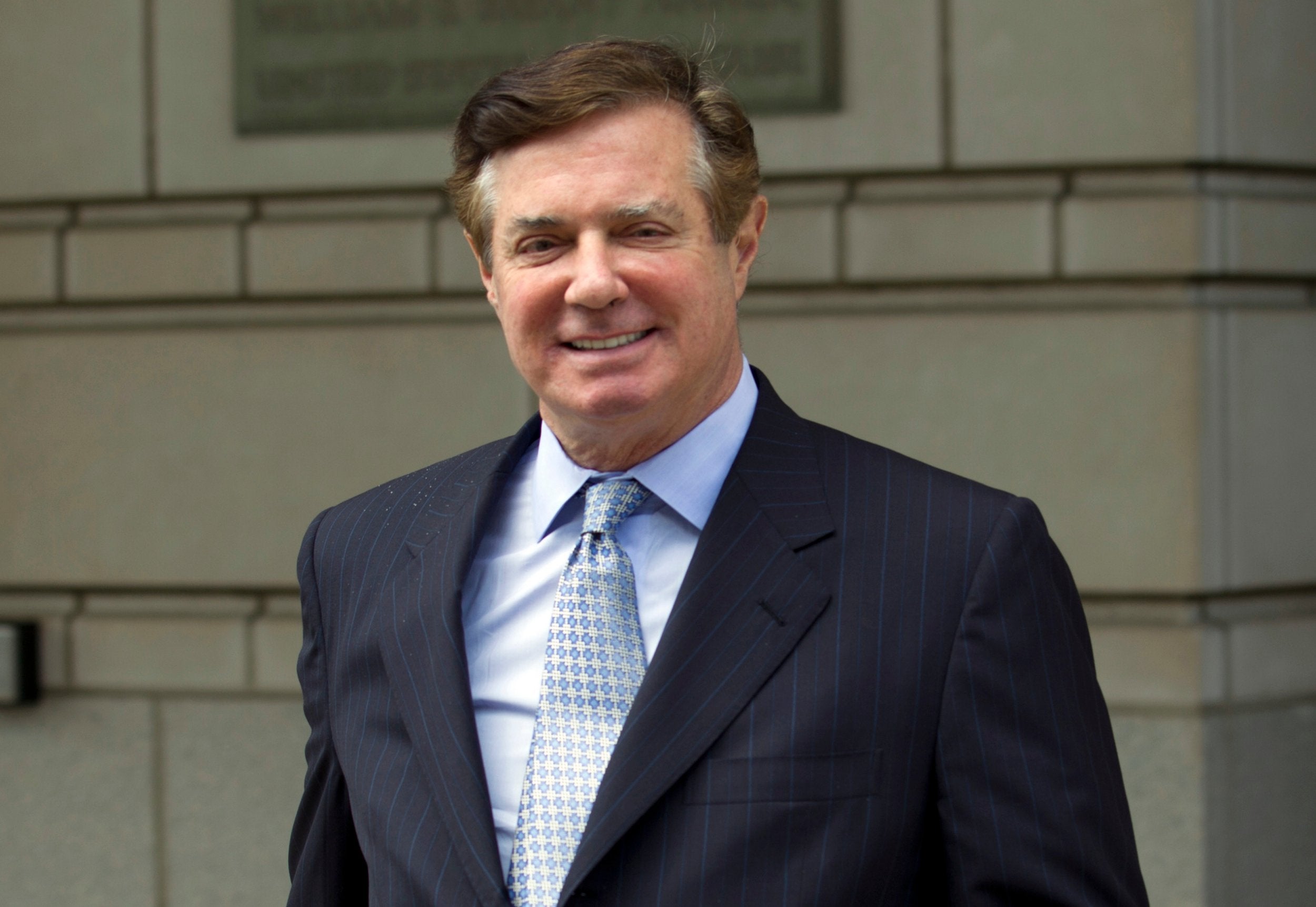 Trump-Russia investigation: Manafort 'close' to guilty plea deal with Mueller to avoid second trial