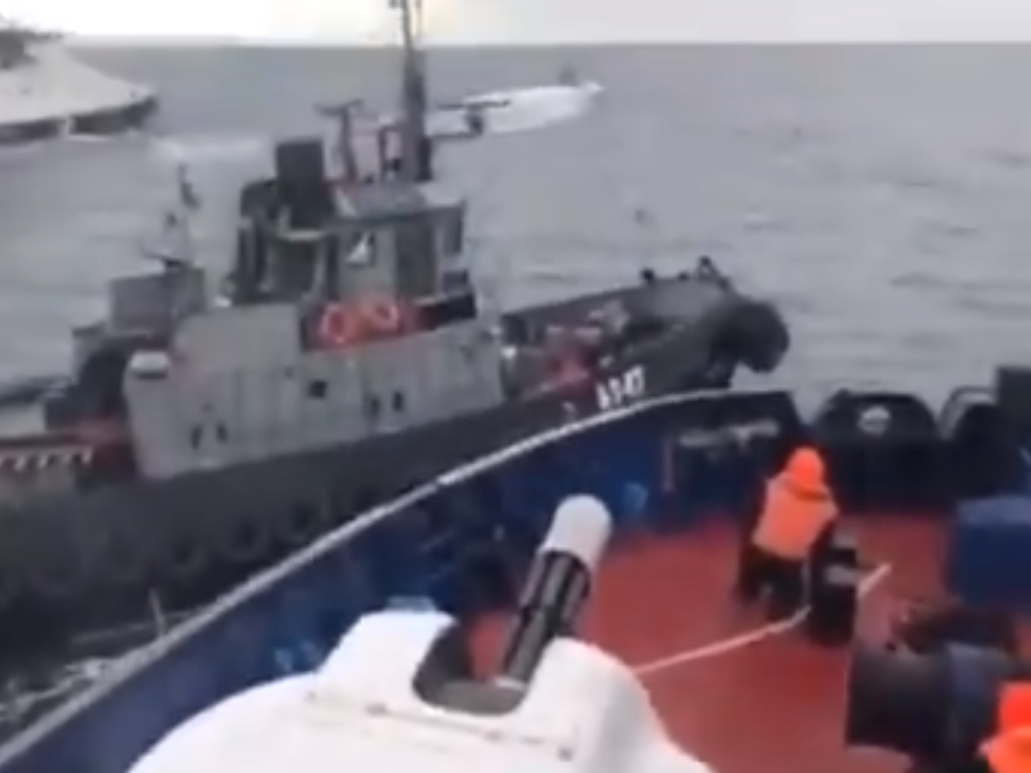 Crimea Video Shows Alleged Russian Ship Ram Ukrainian Tugboat In Black