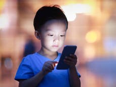 Screen time for children under two more than doubles in 17 年