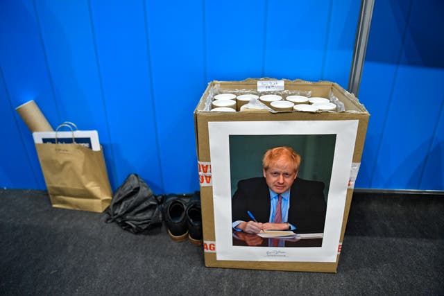 Boris Johnson posters for sale at the Conservative Party Conference in Manchester on 29 9月