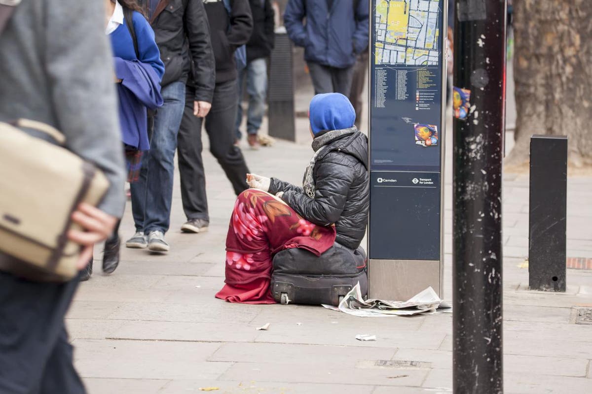 Homeless people to be given smartphones and laptops for support during pandemic