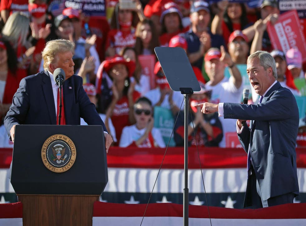 <p>Nigel Farage shares the stage with Donald Trump in Phoenix in October 2020 </s>