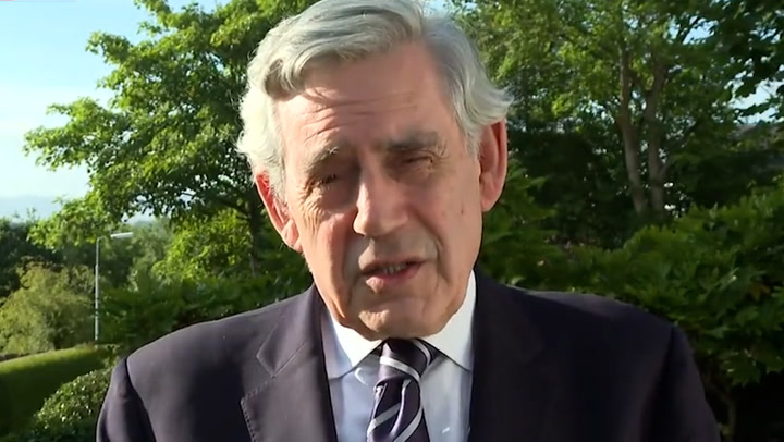 Gordon Brown dit que les réductions d'impôt proposées par Liz Truss "n'aident pas les personnes qui ont besoin d'aide"