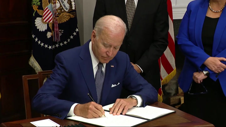 US President Joe Biden signs order on abortion access