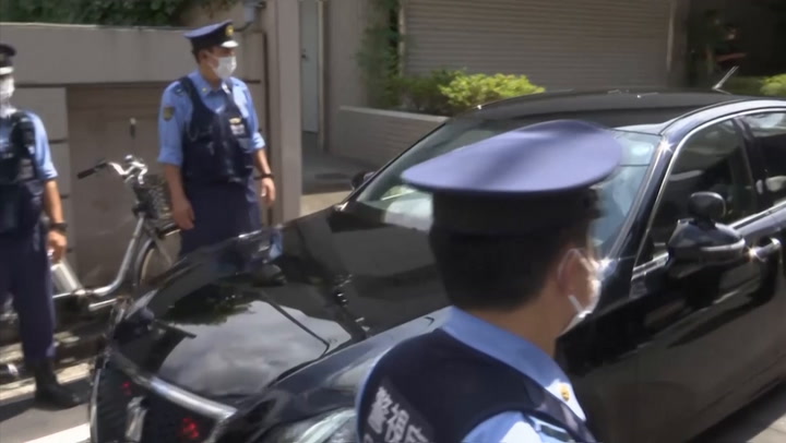 Hearse carrying Shinzo Abe’s body arrives at Tokyo home hours after being fatally shot
