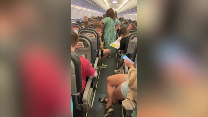EasyJet passengers stuck on tarmac at Gatwick for four hours amid UK heatwave