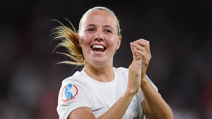 Beth Mead ‘super proud to be English’ after Lionesses reach Euro 2022 finaal