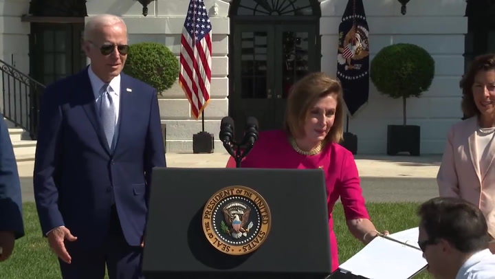 ‘I think I have the president’s speech’: Pelosi and Biden mix up speeches
