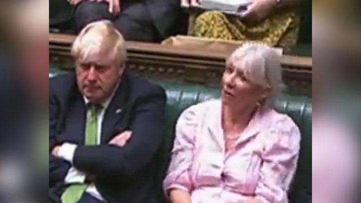 Nadine Dorries appears to tell Keir Starmer that he is 'boring'