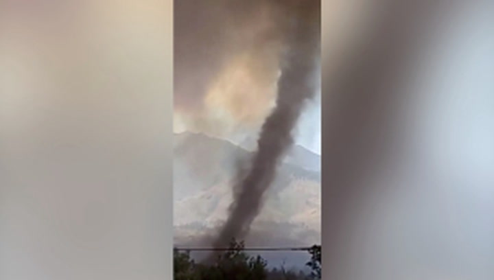Eyewitness captures Pipeline Fire smoke tornado on camera in Arizona