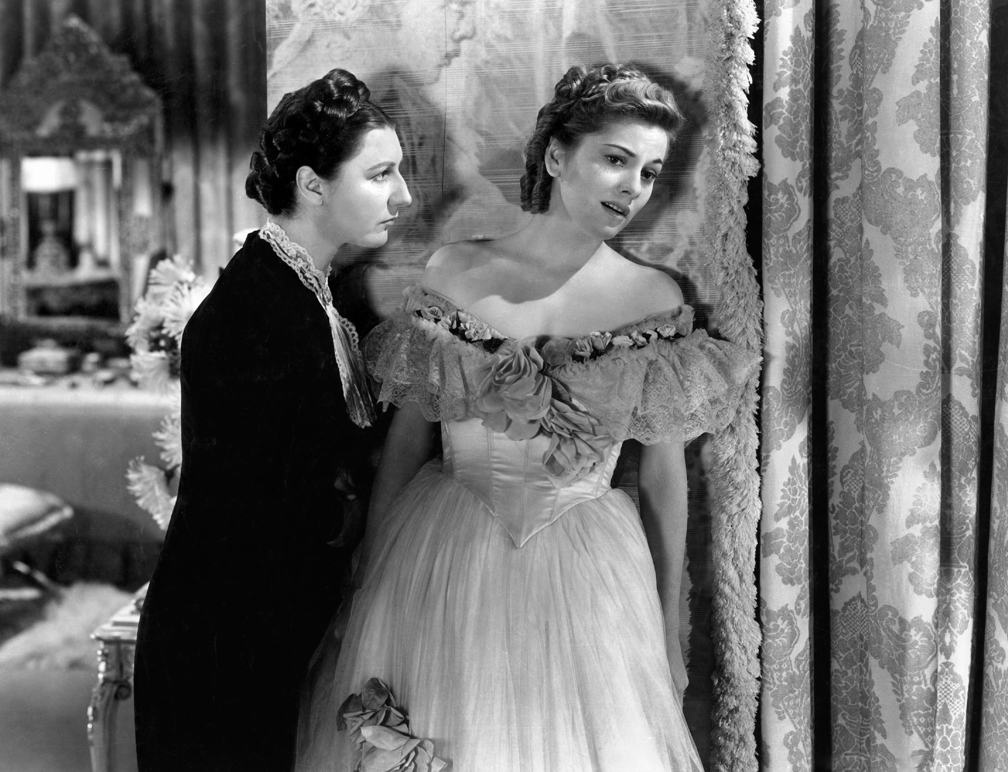 Judith Anderson and Joan Fontaine in Hitchcock's Rebecca