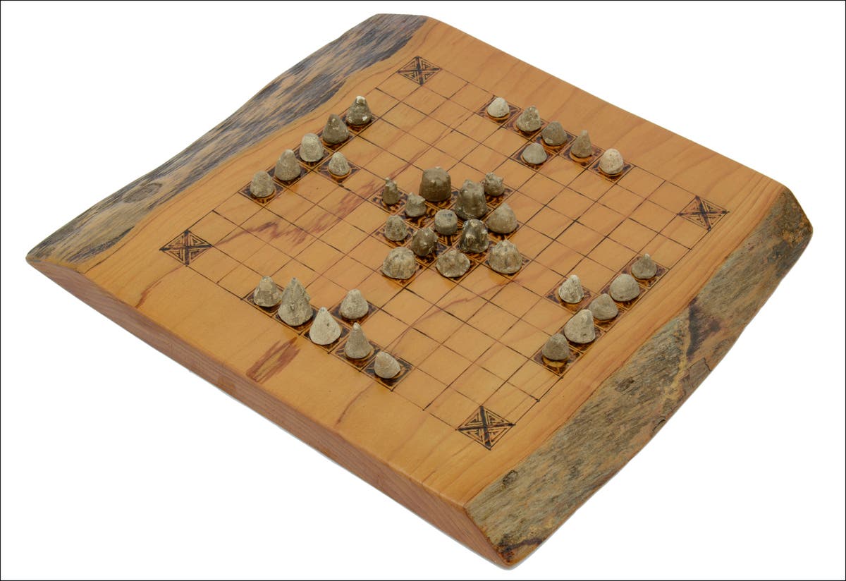 The Viking Game  Hnefatafl: the Game of the Vikings