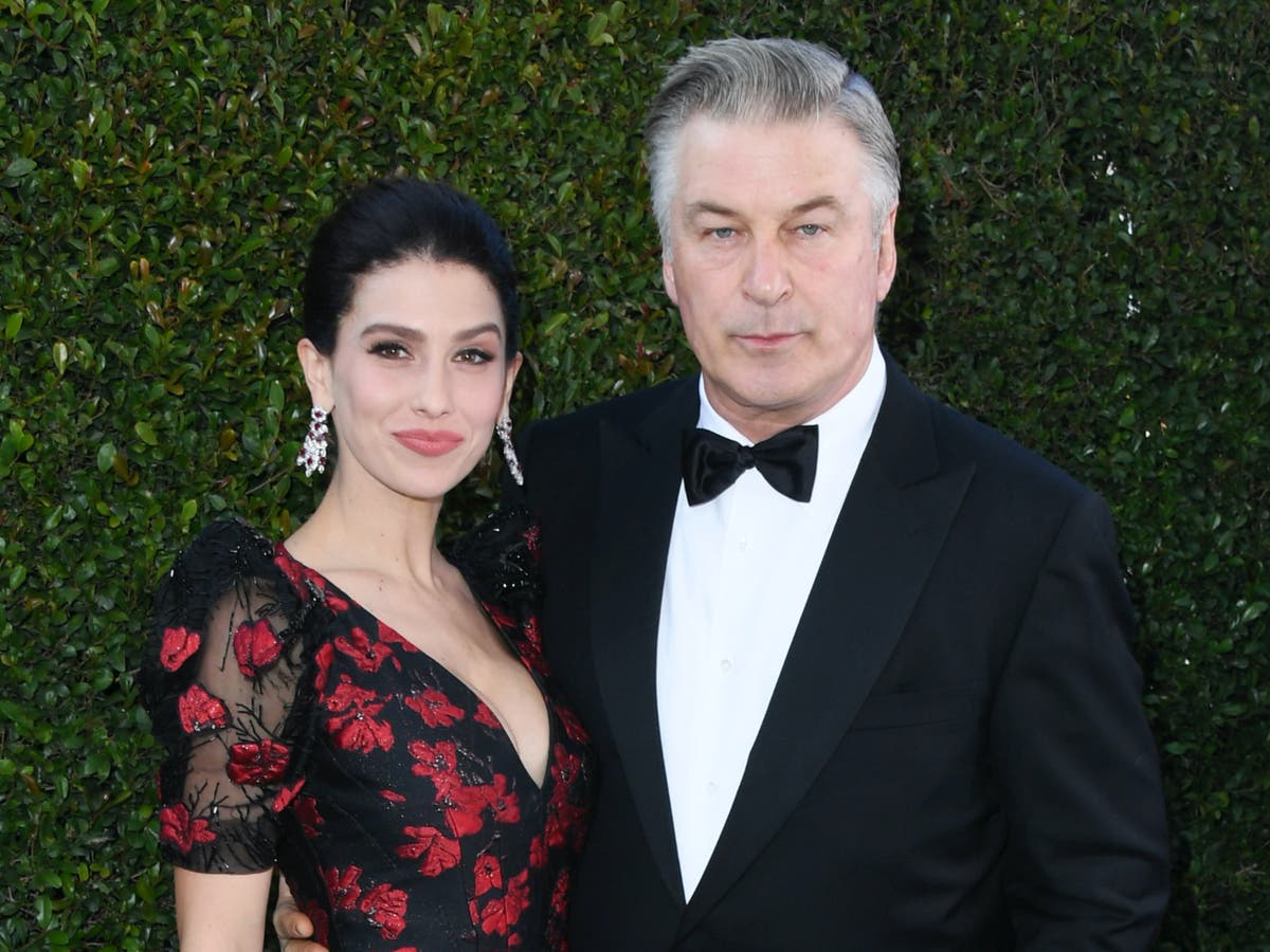 Alec Baldwin And Wife Hilaria Share Photo Of Newborn Son And Reveal His Name The Independent