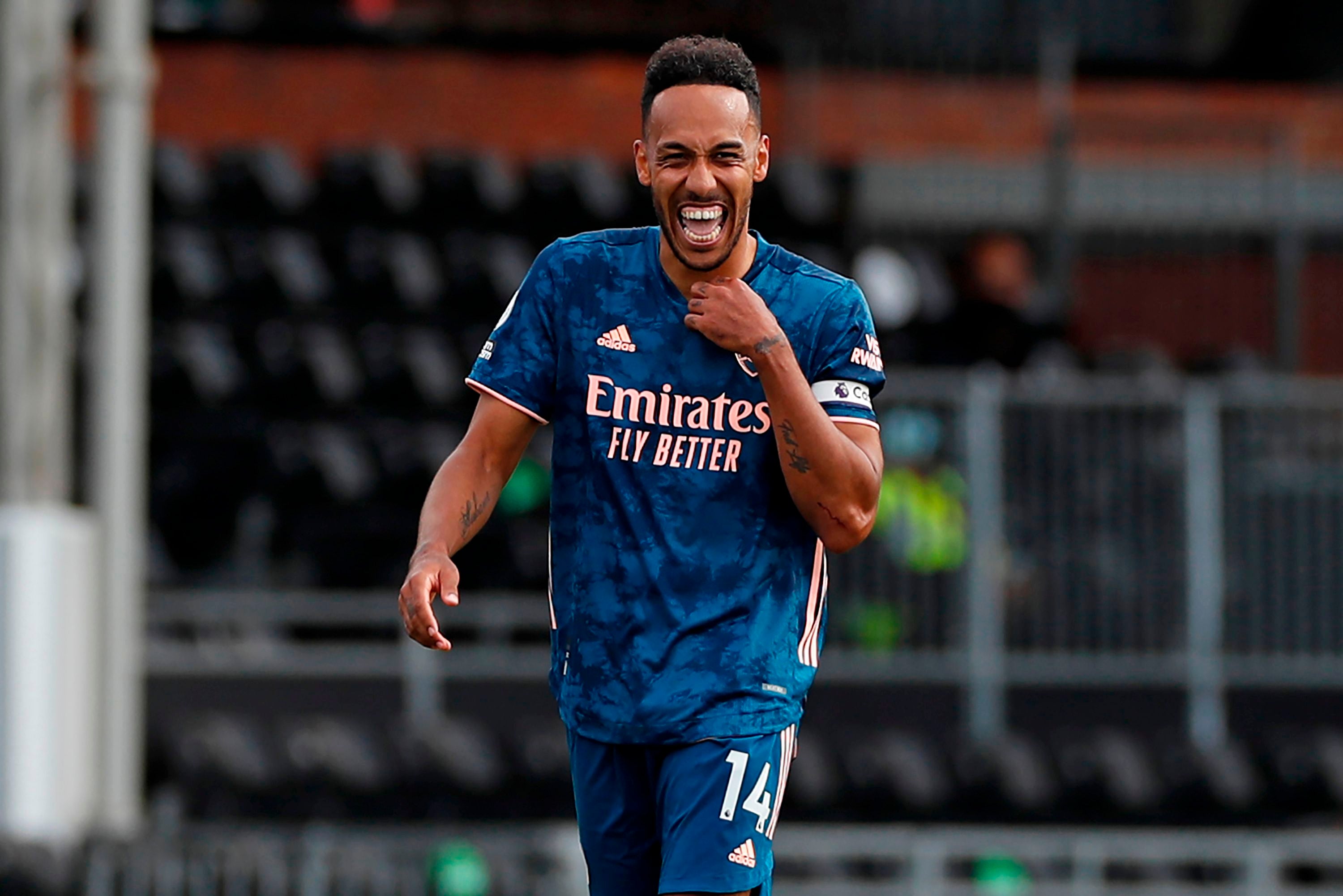 Pierre-Emerick Aubameyang celebrates