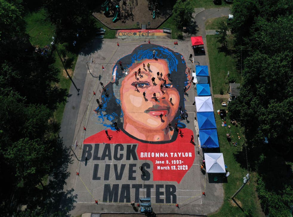 El asesinato policial de Breonna Taylor provocó numerosas protestas en la ciudad