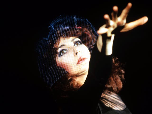 Kate Bush in concert in 1986