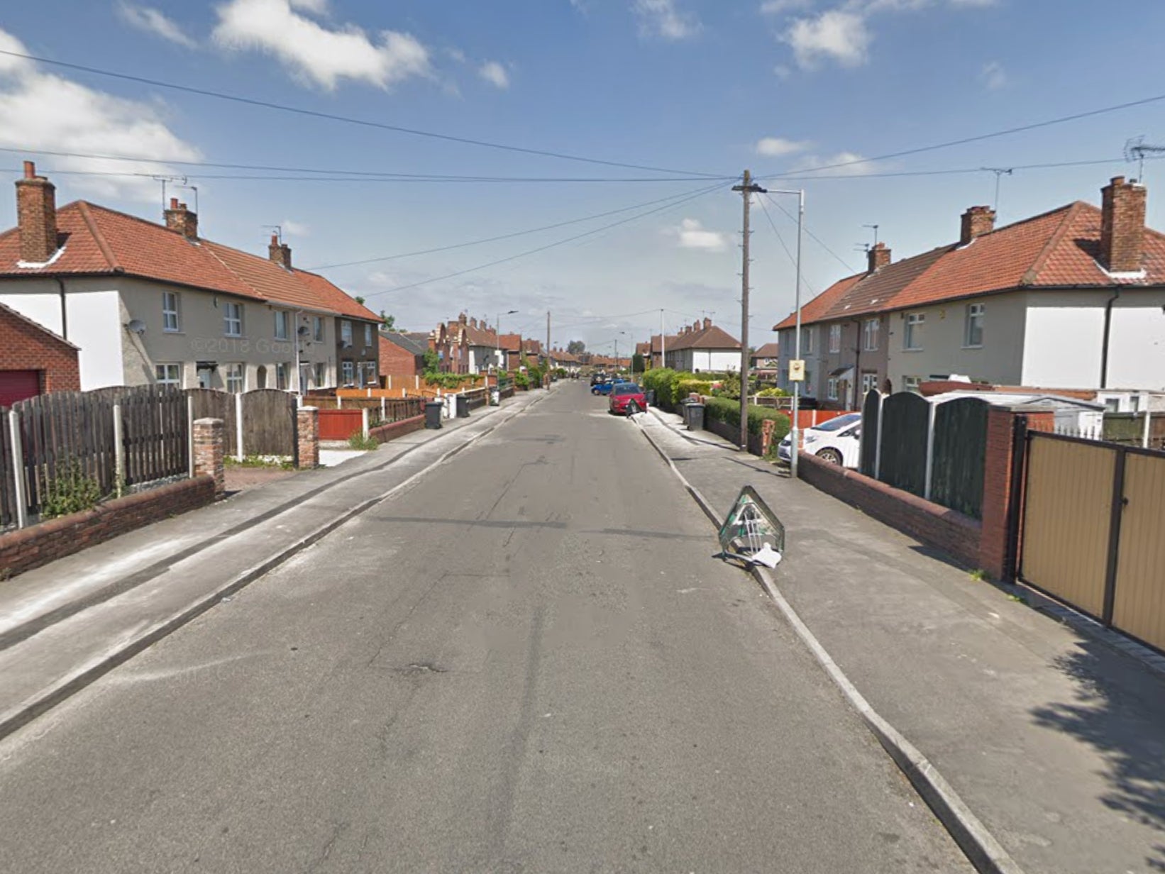 Welfare Road en Doncaster, donde dos personas han sido arrestadas bajo sospecha de homicidio por negligencia grave.