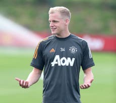 Donny van de Beek takes inspiration from past Dutch masters at Manchester United