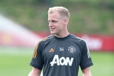 Donny van de Beek takes inspiration from past Dutch masters at Manchester United